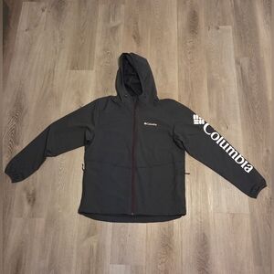 Columbia Men's Panther Creek hooded jacket in a grey/charcoal color.